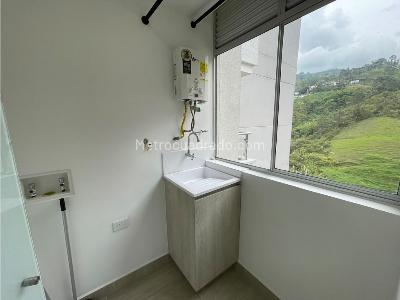 Apartamento de 3 alcobas en arriendo en El Carmelo, Sabaneta, 87 m² · foto 16 de 20