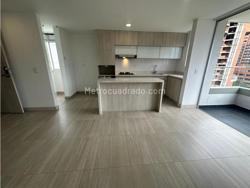 Spacious 3BR Apartment with City Views in El Carmelo II