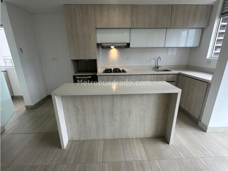 Spacious 3BR Apartment with City Views in El Carmelo II - 3