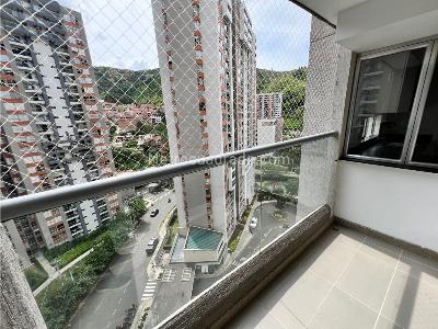 Apartamento de 3 alcobas en arriendo en Loma De Los Bernal, Medellín, 75 m² · foto 4 de 16