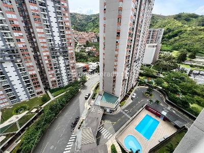 Apartamento de 3 alcobas en arriendo en Loma De Los Bernal, Medellín, 75 m² · foto 6 de 16