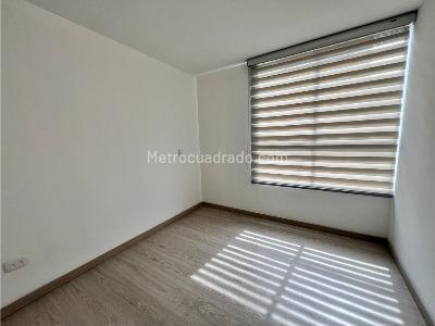 Apartamento de 3 alcobas en arriendo en Loma De Los Bernal, Medellín, 75 m² · foto 9 de 16