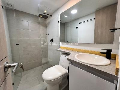 Apartamento de 3 alcobas en arriendo en Loma De Los Bernal, Medellín, 75 m² · foto 13 de 16