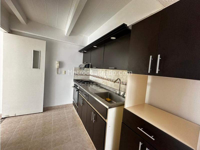 3BR Apartment with Study in Loma de Los Bernal - 2