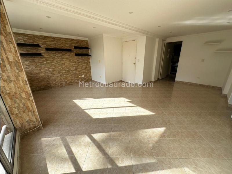 3BR Apartment with Study in Loma de Los Bernal - 4