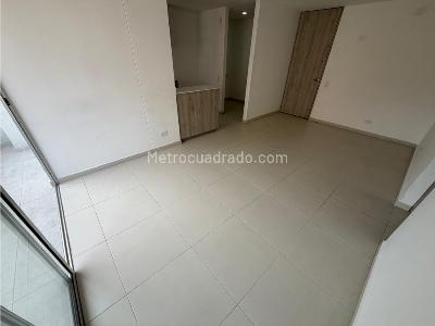 Apartamento de 3 alcobas en arriendo en Los Colores, Medellín, 85 m² · foto 2 de 15