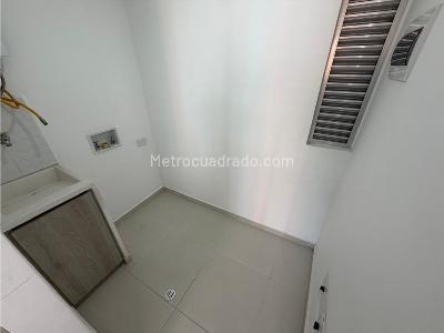 Apartamento de 3 alcobas en arriendo en Los Colores, Medellín, 85 m² · foto 6 de 15