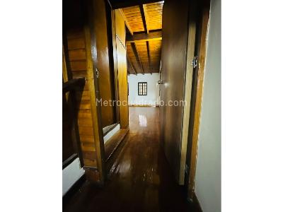 Casa de 4 alcobas en arriendo en Santa Monica, Medellín, 250 m² · foto 10 de 20
