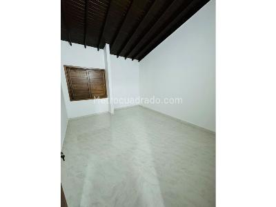 Casa de 4 alcobas en arriendo en Santa Monica, Medellín, 250 m² · foto 12 de 20