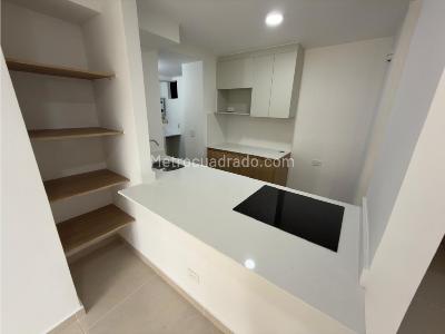 Apartamento de 3 alcobas en arriendo en Caicedo, Medellín, 75 m² · foto 2 de 17