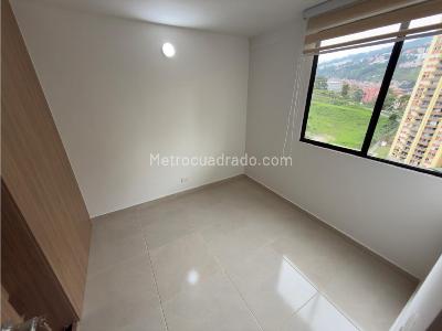 Apartamento de 3 alcobas en arriendo en Caicedo, Medellín, 75 m² · foto 12 de 17
