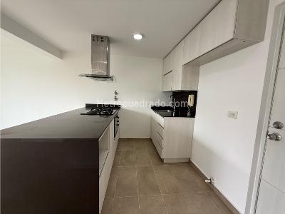 Apartaestudio en Arriendo, Loma De Los Bernal, Medellín