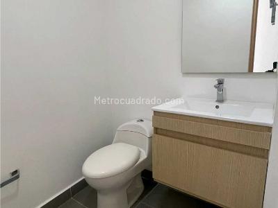 Apartamento de 3 alcobas en arriendo en Loma De Las Brujas, Envigado, 194 m² · foto 13 de 20