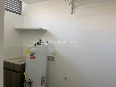 Apartamento de 3 alcobas en arriendo en Loma De Las Brujas, Envigado, 194 m² · foto 4 de 20