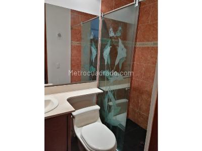 Casa de 4 alcobas en arriendo en El Poblado, Medellín, 273 m² · foto 11 de 16