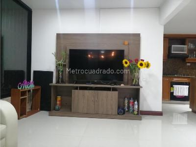 Casa de 4 alcobas en arriendo en El Poblado, Medellín, 273 m² · foto 5 de 16