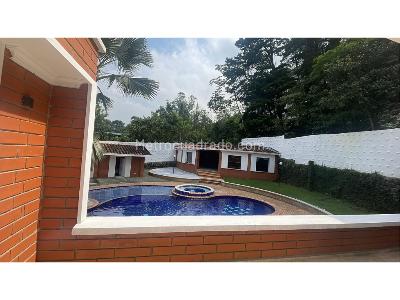 Casa de 4 alcobas en arriendo en El Tesoro, Medellín, 1300 m² · foto 13 de 20