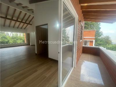 Casa de 4 alcobas en arriendo en El Tesoro, Medellín, 1300 m² · foto 14 de 20