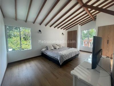 Casa de 4 alcobas en arriendo en El Tesoro, Medellín, 1300 m² · foto 17 de 20