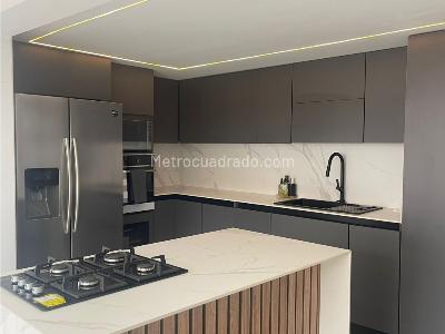 Casa de 4 alcobas en arriendo en El Tesoro, Medellín, 1300 m² · foto 5 de 20