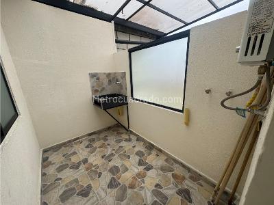 Apartamento de 2 alcobas en arriendo en Santa Monica, Medellín, 72 m² · foto 3 de 10