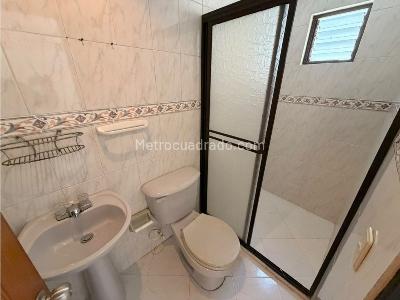 Apartamento de 2 alcobas en arriendo en La Floresta, Medellín, 80 m² · foto 10 de 17