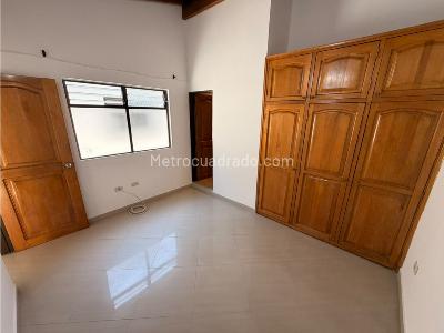 Apartamento de 2 alcobas en arriendo en La Floresta, Medellín, 80 m² · foto 11 de 17