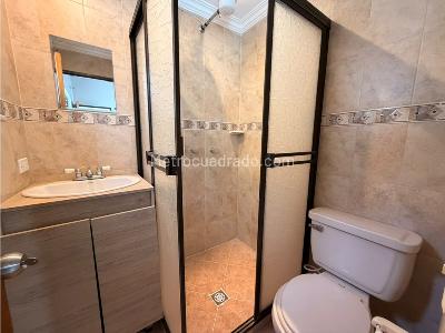 Apartamento de 2 alcobas en arriendo en La Floresta, Medellín, 80 m² · foto 12 de 17