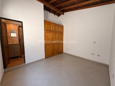Apartamento de 2 alcobas en arriendo en La Floresta, Medellín, 80 m² · foto 13 de 17
