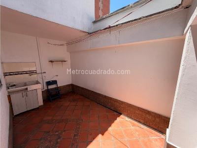 Apartamento de 2 alcobas en arriendo en La Floresta, Medellín, 80 m² · foto 15 de 17
