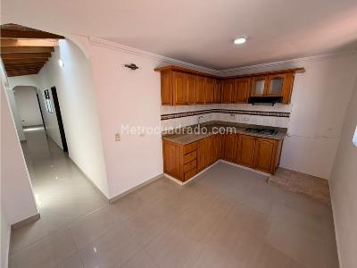 Apartamento de 2 alcobas en arriendo en La Floresta, Medellín, 80 m² · foto 16 de 17