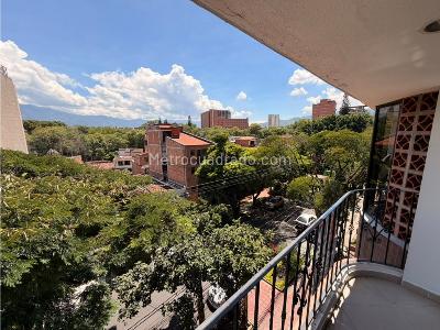 Apartamento de 2 alcobas en arriendo en La Floresta, Medellín, 80 m² · foto 1 de 17
