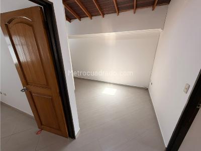 Apartamento de 2 alcobas en arriendo en La Floresta, Medellín, 80 m² · foto 3 de 17