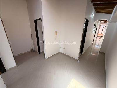 Apartamento de 2 alcobas en arriendo en La Floresta, Medellín, 80 m² · foto 8 de 17