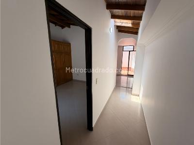 Apartamento de 2 alcobas en arriendo en La Floresta, Medellín, 80 m² · foto 9 de 17