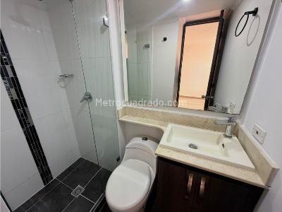 Apartamento de 3 alcobas en arriendo en Loma De Los Bernal, Medellín, 70 m² · foto 10 de 16