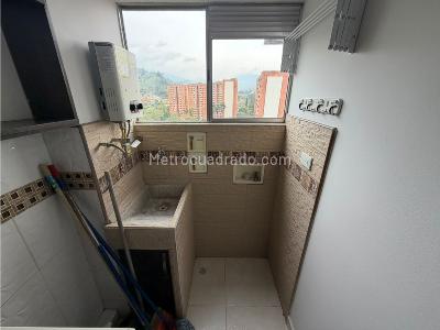 Apartamento de 3 alcobas en arriendo en Loma De Los Bernal, Medellín, 70 m² · foto 16 de 16