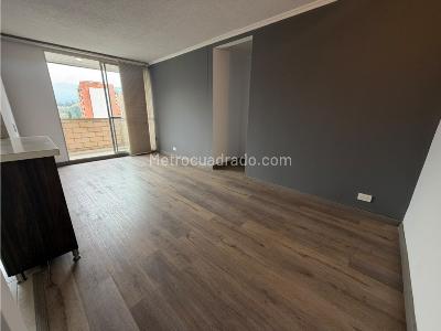Apartamento de 3 alcobas en arriendo en Loma De Los Bernal, Medellín, 70 m² · foto 3 de 16
