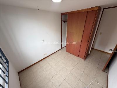 Apartamento de 3 alcobas en arriendo en Los Colores, Medellín, 85 m² · foto 11 de 17