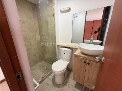 Apartamento de 3 alcobas en arriendo en Los Colores, Medellín, 85 m² · foto 12 de 17