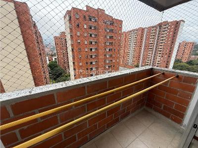 Apartamento de 3 alcobas en arriendo en Los Colores, Medellín, 85 m² · foto 16 de 17