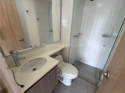 Apartamento de 3 alcobas en arriendo en Niquia, Bello, 80 m² · foto 12 de 16