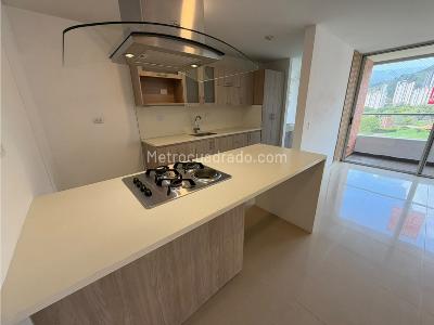 Apartamento de 3 alcobas en arriendo en Niquia, Bello, 80 m² · foto 2 de 16