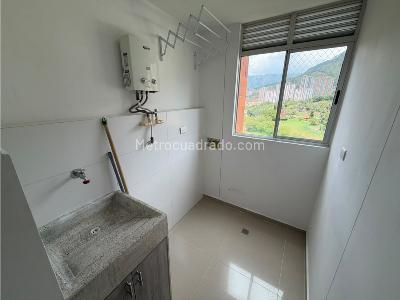 Apartamento de 3 alcobas en arriendo en Niquia, Bello, 80 m² · foto 6 de 16