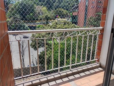 Apartamento de 3 alcobas en arriendo en Castropol, Medellín, 68 m² · foto 3 de 13