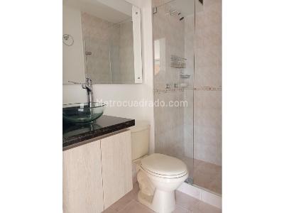 Apartamento de 3 alcobas en arriendo en Castropol, Medellín, 68 m² · foto 5 de 13