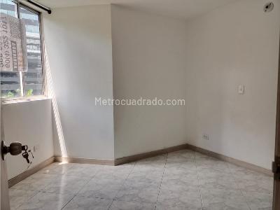 Apartamento de 3 alcobas en arriendo en Castropol, Medellín, 68 m² · foto 7 de 13