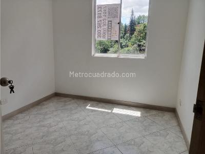 Apartamento de 3 alcobas en arriendo en Castropol, Medellín, 68 m² · foto 9 de 13