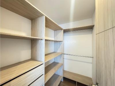 Apartamento de 3 alcobas en arriendo en Loma De Los Gonzalez, Medellín · foto 11 de 17
