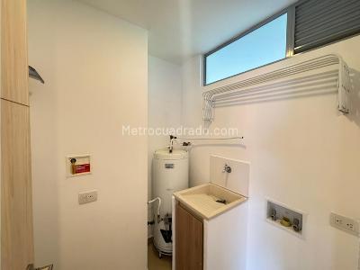 Apartamento de 3 alcobas en arriendo en Loma De Los Gonzalez, Medellín · foto 12 de 17